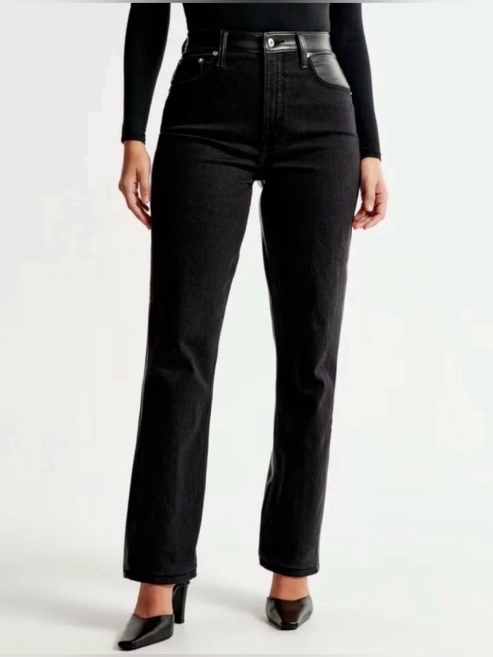 Abercrombie & Fitch Mixed Fabric
Ultra High Rise 90s Straight Jean Black Size 31
